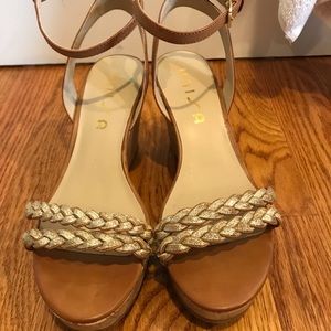 Unisa Wedges
